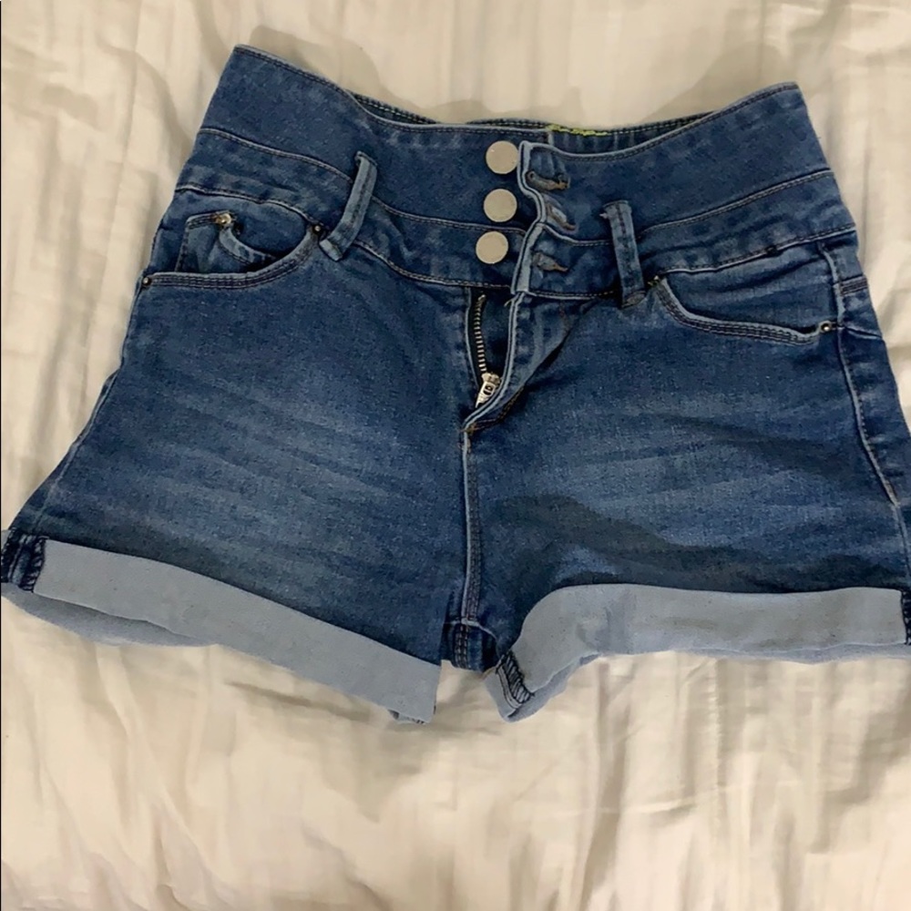 High wasted shorts